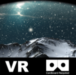 Un espectácular e impresionane paisaje de nieve en esta experiencia de Realidad Virtual con tus Google Cardboard.
Puedes volar y caminar con el botón magnético de tus Google Cardboard. Trate de encontrar "Papá Noel" en la escena. Snow Mountain VR for Cardboard